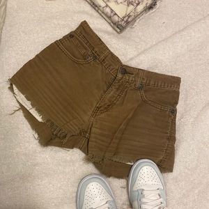 Tan corduroy Levi’s shorts size 0